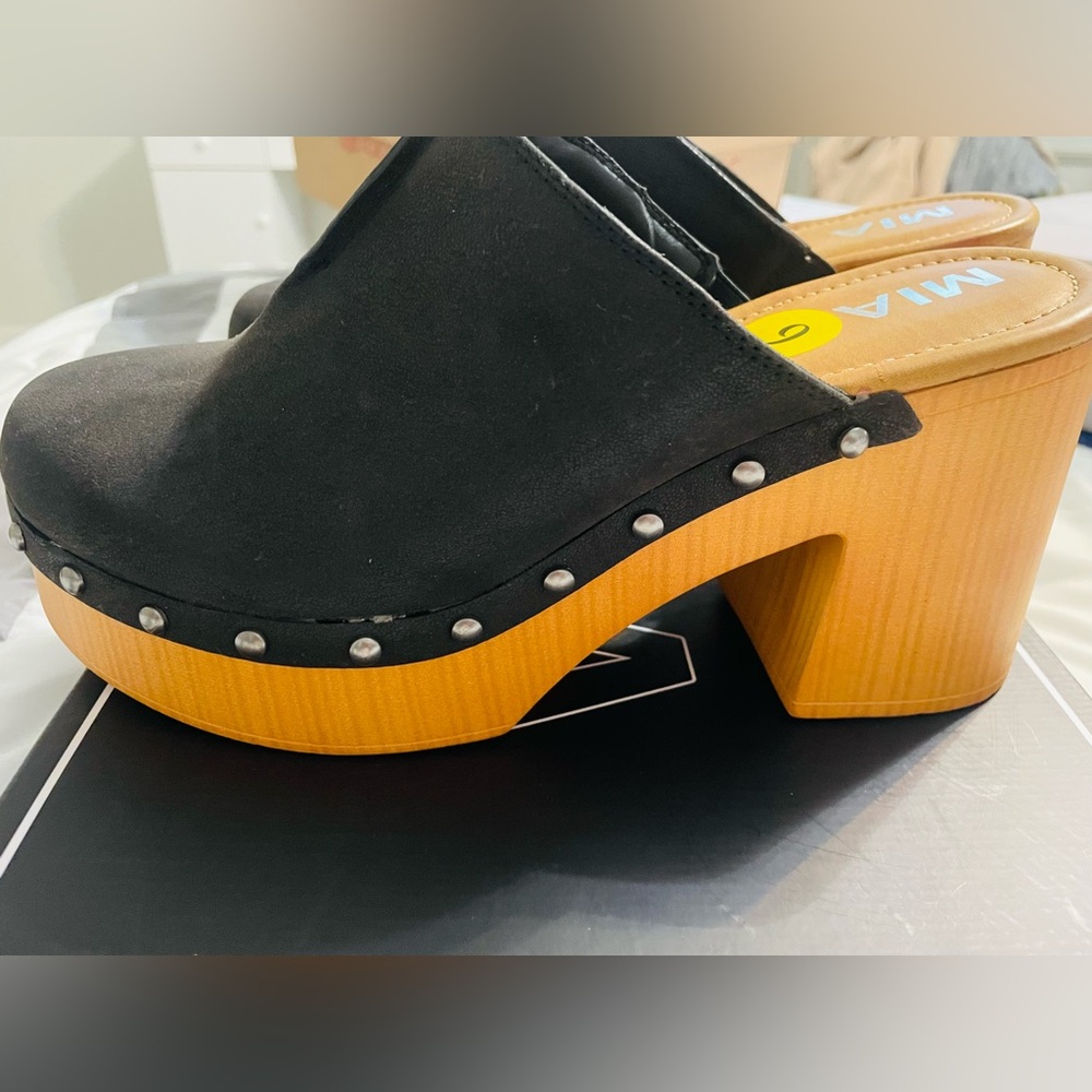 Mia ISRA Chunky Clogs - Picture 2 of 10